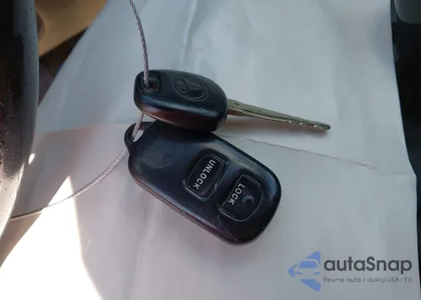 2005 Toyota Corolla S из США, поврежденный, VIN 1NXBR32E65Z551831